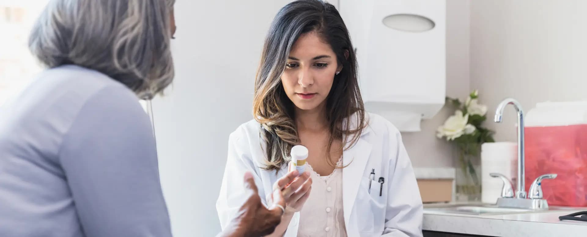 Nitrofurantoin Side Effects and Safety